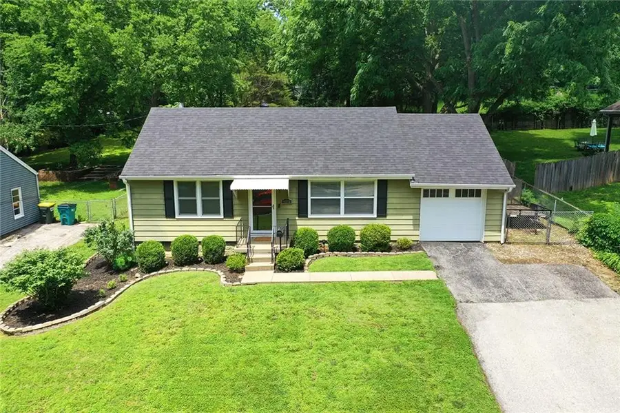 10302 W 61st Street, Shawnee, KS 66203 - #2