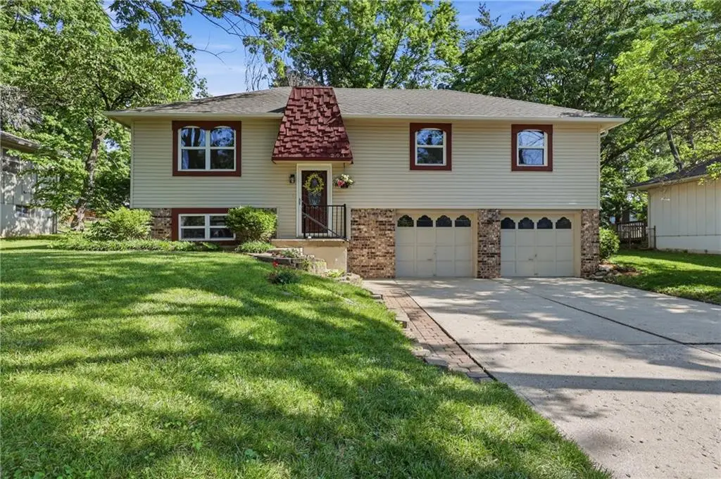 201 SW Sandstone Drive, Blue Springs, MO 64014 - #1