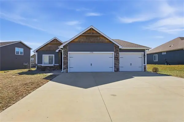 2705 Chasehire Drive, Lawrence, KS 66046