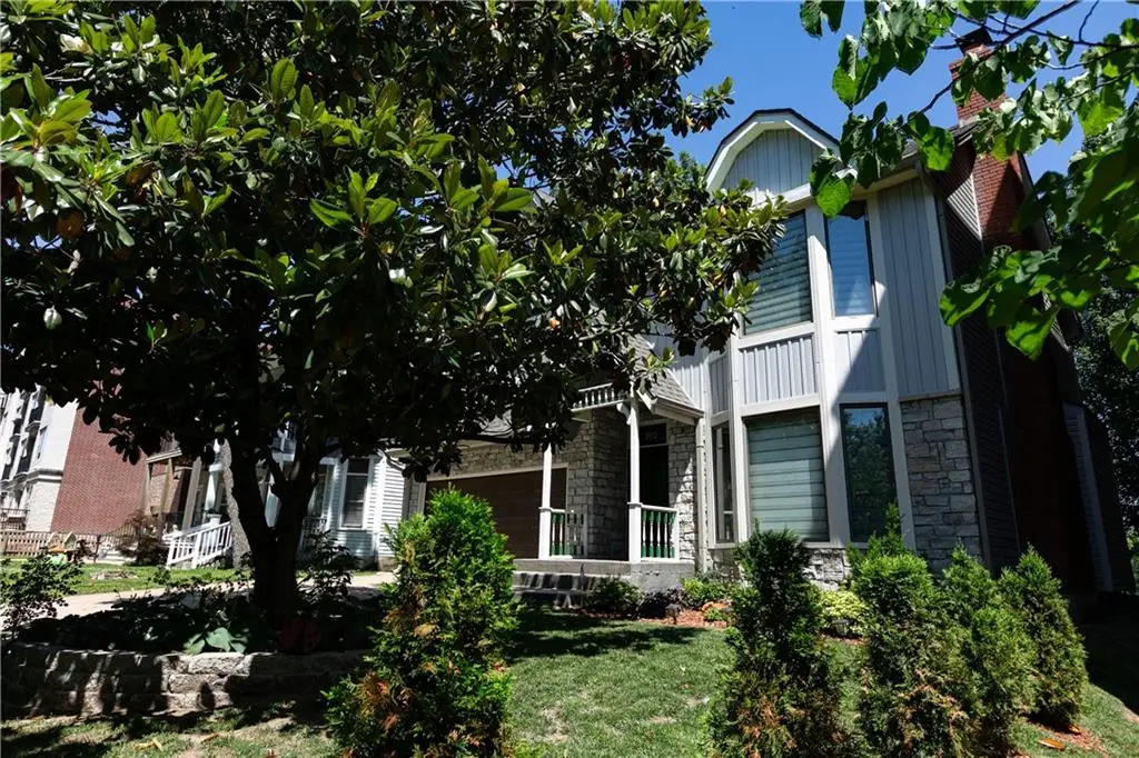 240 E 30th Street, Kansas City, MO 64108 - #1