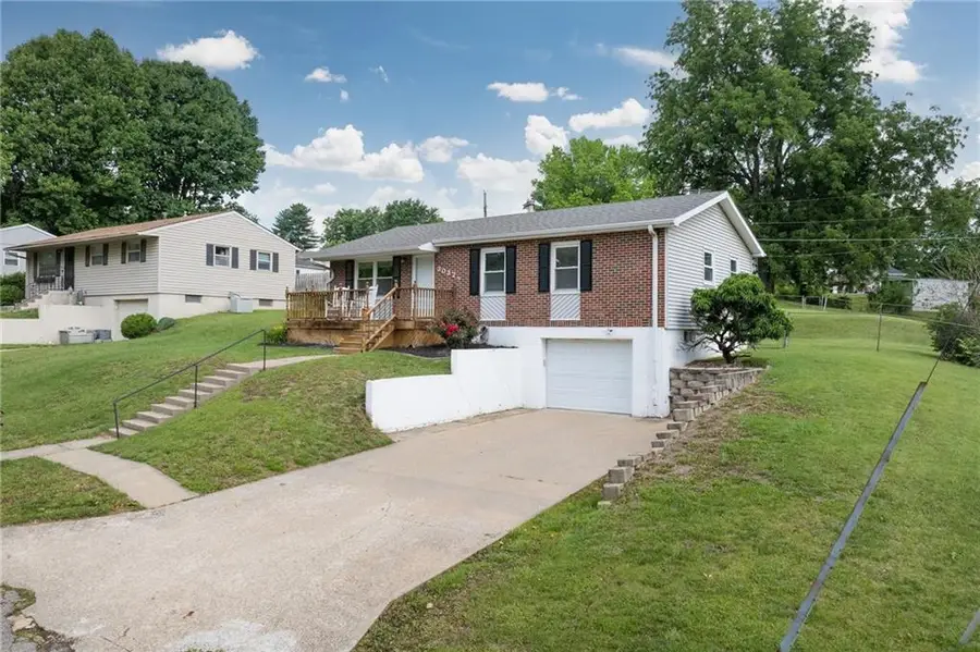 3037 Floyd Avenue, Saint Joseph, MO 64506 - #2