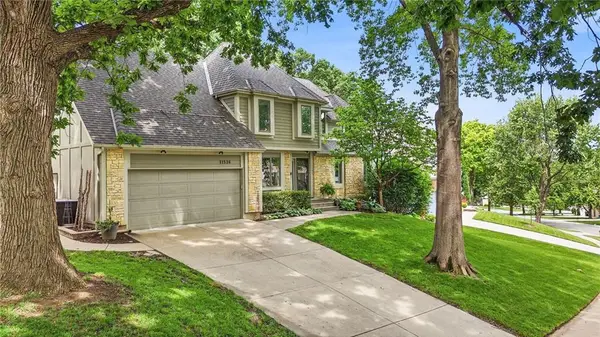11526 Knox Street, Overland Park, KS 66210