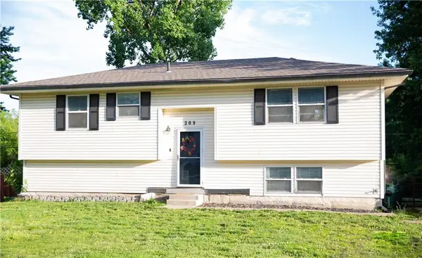 209 W Edgewood Drive, Edgerton, KS 66021