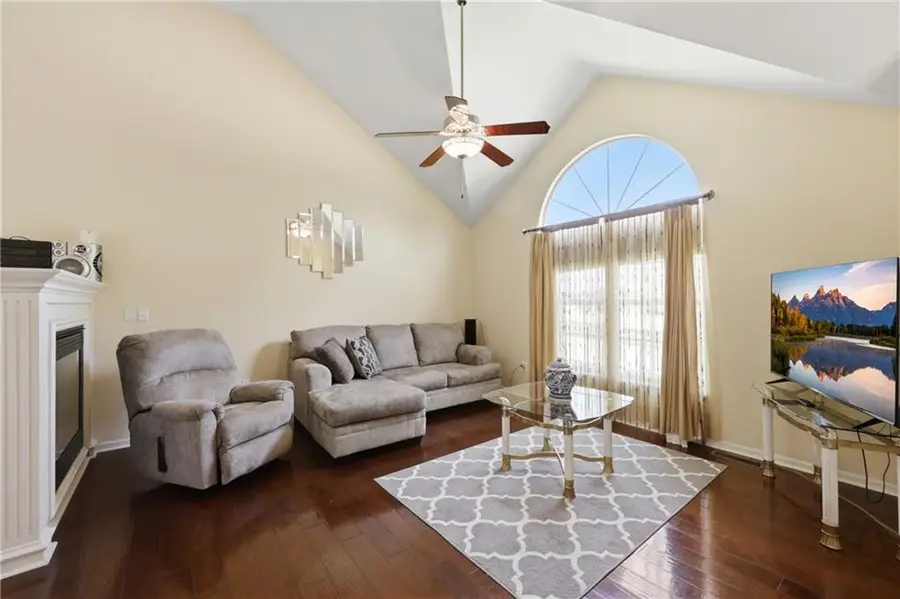 7902 Spring Valley Road, Raytown, MO 64138 - #2