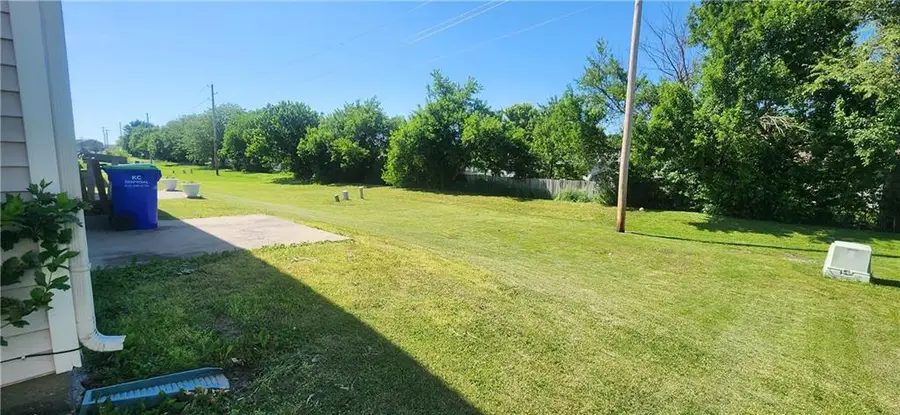 938 E Wildcat Run Street, Gardner, KS 66030 - #3