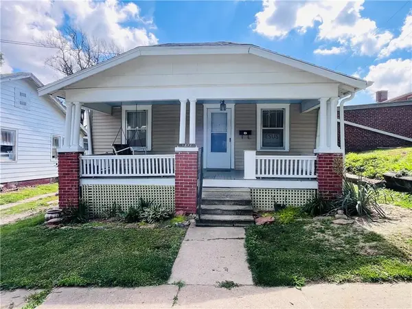 1211 S 25th Street, St Joseph, MO 64507