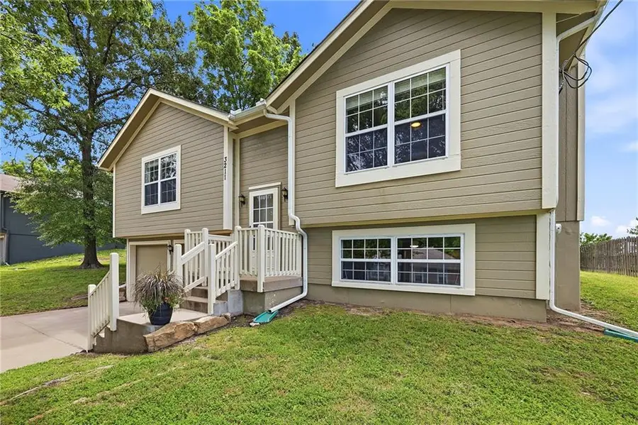 3211 NE 82nd Terrace, Kansas City, MO 64119 - #3