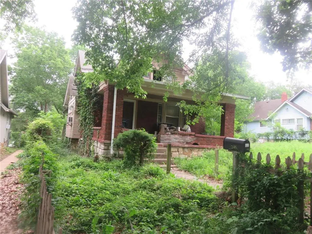 5215 Highland Avenue, Kansas City, MO 64110 - #1
