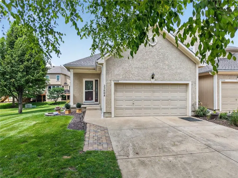 22608 W 73rd Street, Shawnee, KS 66227 - #3