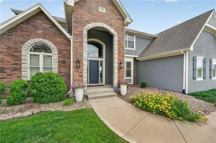 4525 Admiral Byrd Drive, Lees Summit, MO 64082 - #3