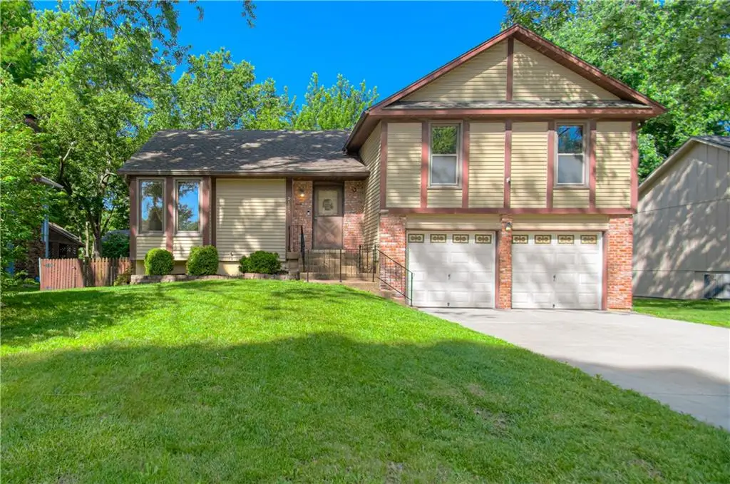 2105 S Kenwood Street, Olathe, KS 66062 - #1