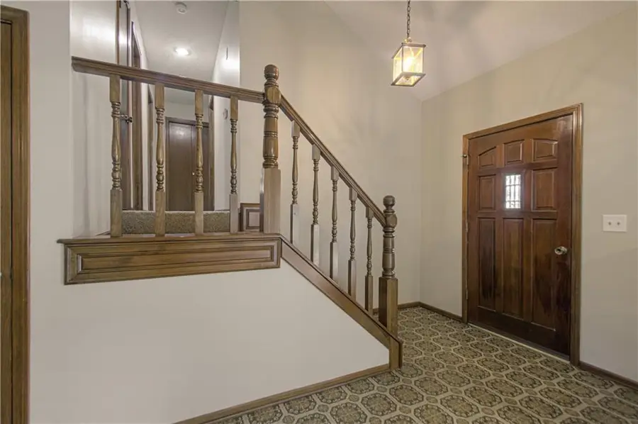 2105 S Kenwood Street, Olathe, KS 66062 - #3