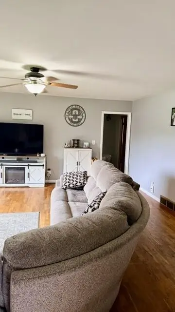 2622 Green Valley Road, Saint Joseph, MO 64505 - #2