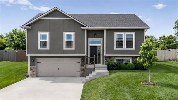 1115 SW 10th Terrace, Oak Grove, MO 64075