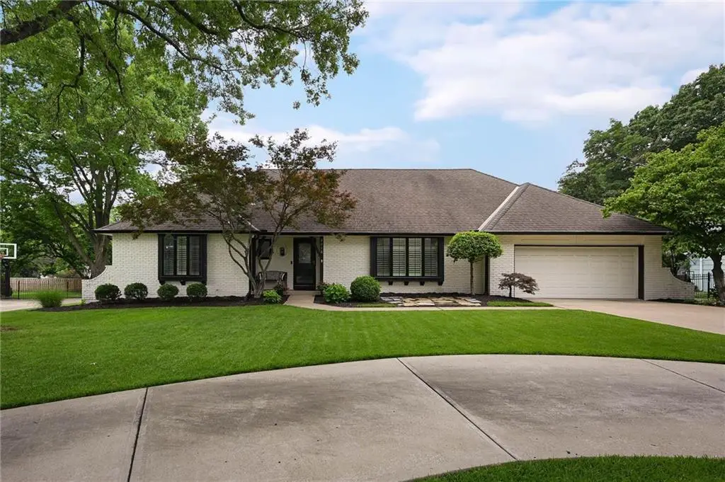 8016 Fontana Street, Prairie Village, KS 66208 - #1