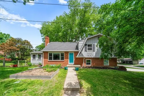 6221 Delmar Street, Fairway, KS 66205