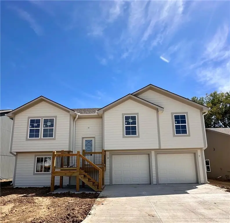 1308 NE White Oaks Lane, Oak Grove, MO 64075 - #2