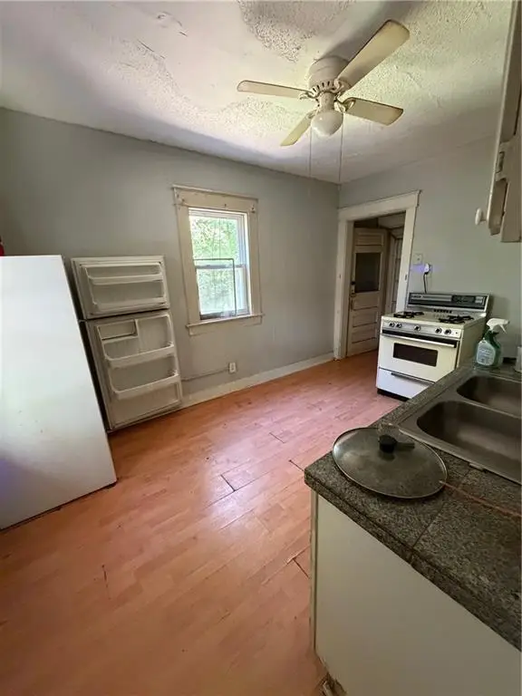 3416 E 58th Terrace, Kansas City, MO 64132 - #3