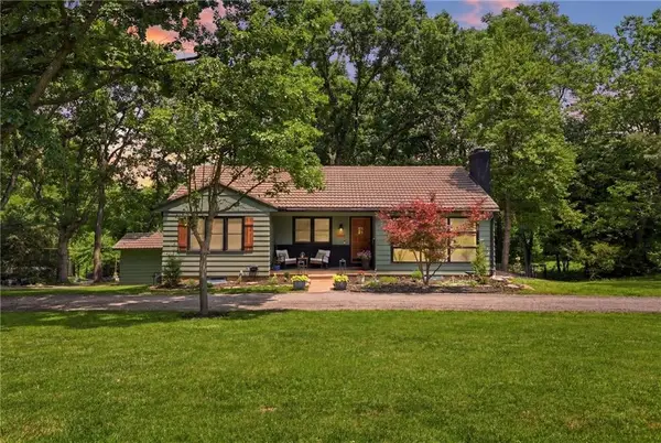 6311 Sherwood Lane, Merriam, KS 66203