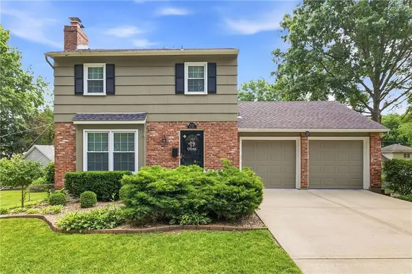 9529 Eby Street, Overland Park, KS 66212