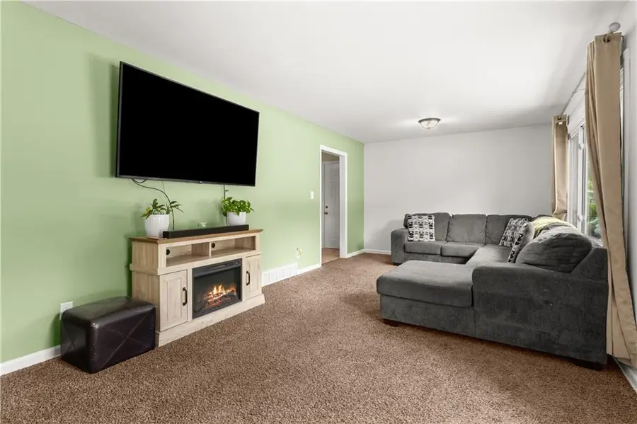 2522 Queen Ridge Drive, Independence, MO 64055 - #3