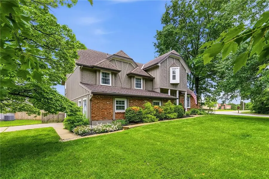2229 W 121st Street, Leawood, KS 66209 - #2