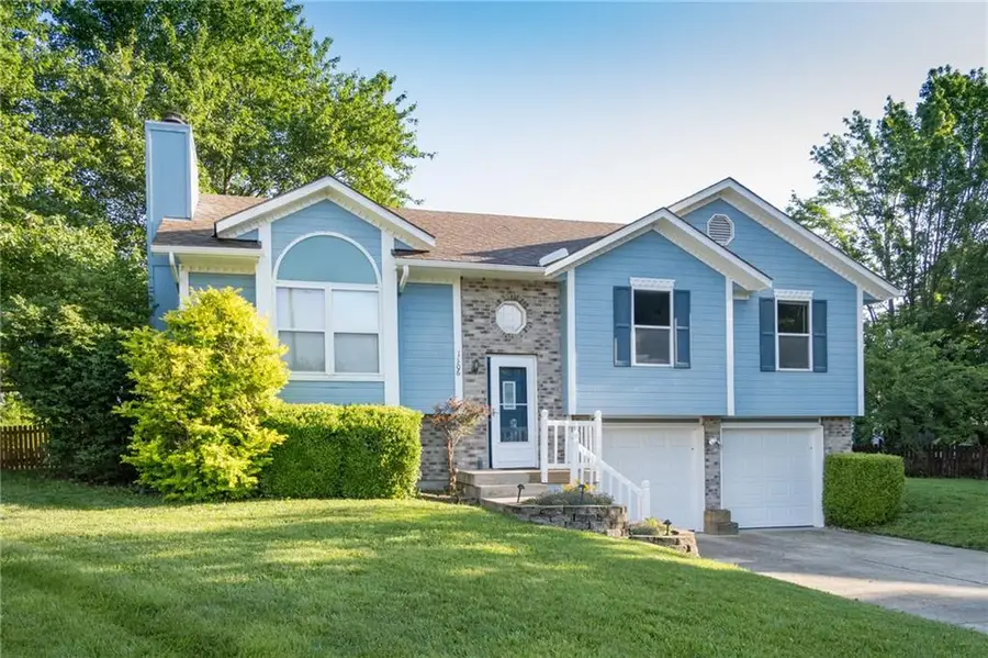 1306 Huntington Circle, Greenwood, MO 64034 - #2