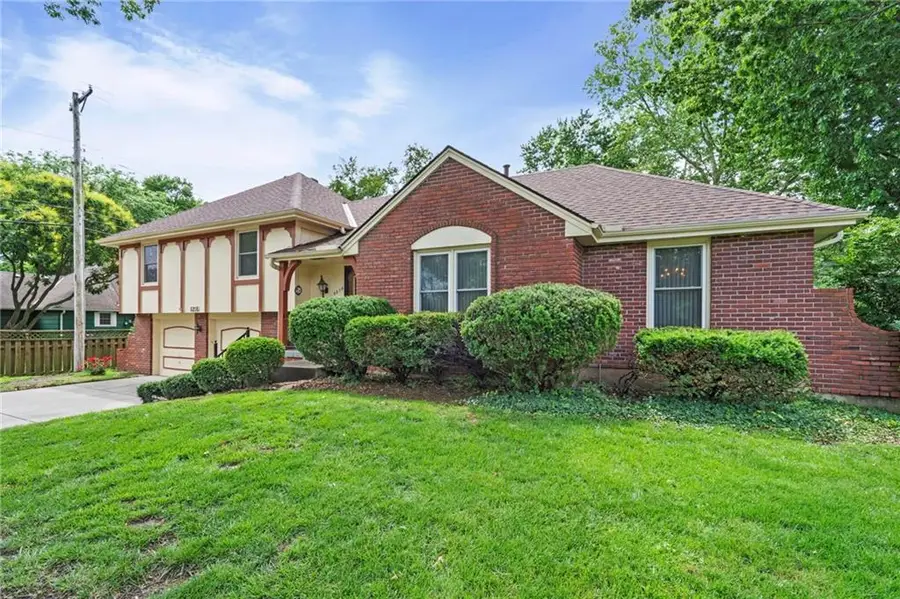 5218 Spring Avenue, Kansas City, MO 64133 - #3