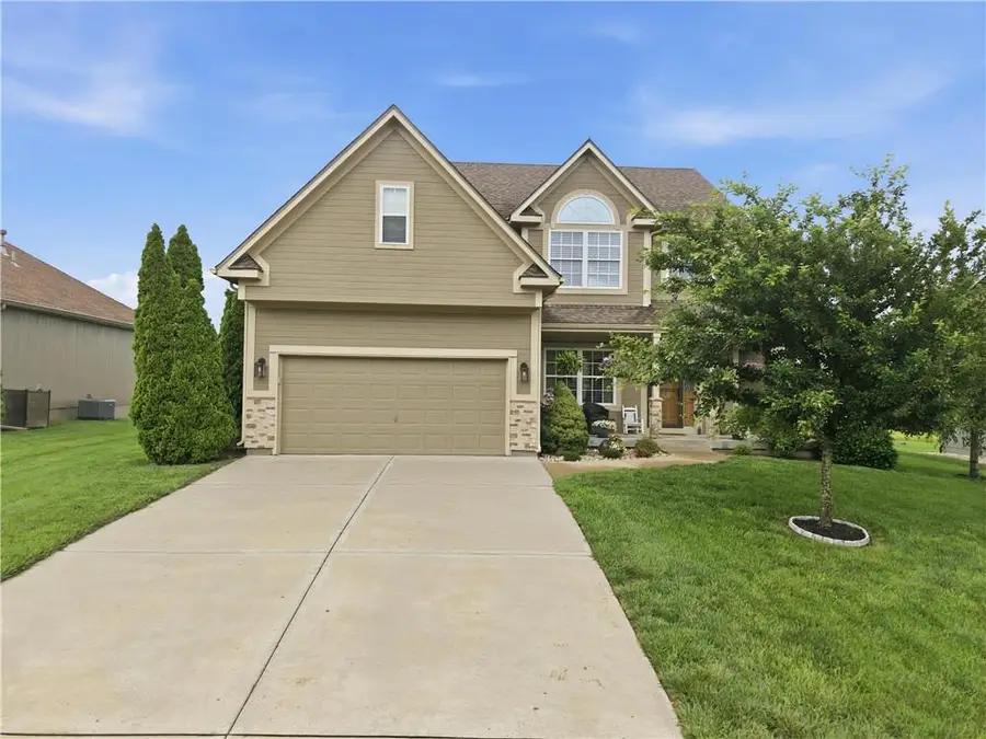 10806 Country Lane, Peculiar, MO 64078 - #2