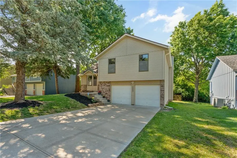10203 W 50th Terrace, Merriam, KS 66203 - #2