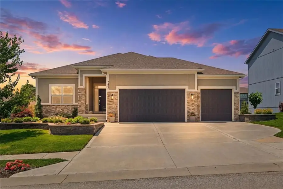 7450 NW Douglas Court, Parkville, MO 64152 - #3