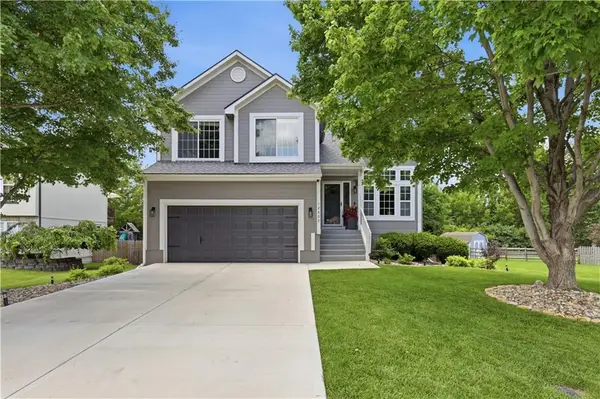 12602 S Clinton Court, Olathe, KS 66061