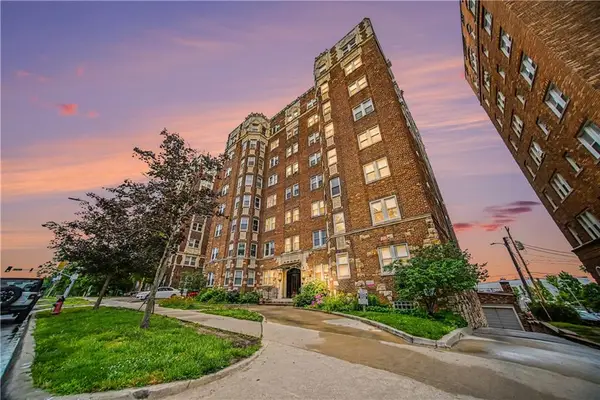 311 E Emanuel Cleaver Boulevard #401, Kansas City, MO 64112