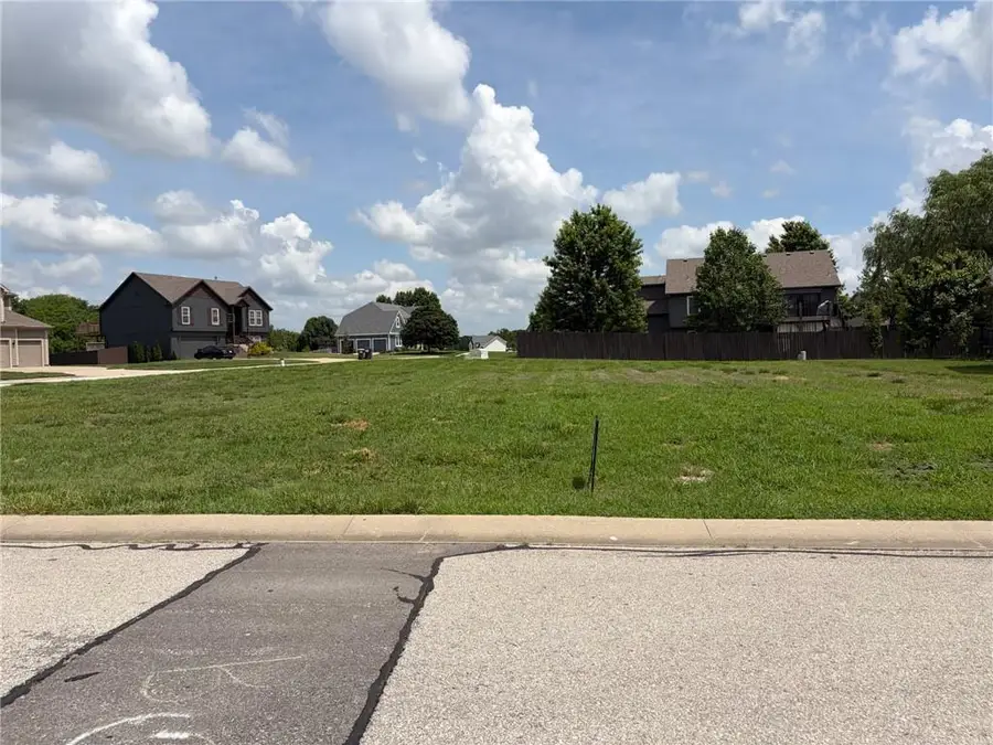 1212 S 12 Terrace, Louisburg, KS 66053 - #2