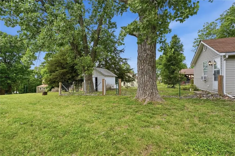 404 Salem Road, Excelsior Springs, MO 64024 - #3