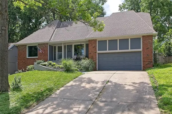 8234 Parkhill Circle, Lenexa, KS 66215