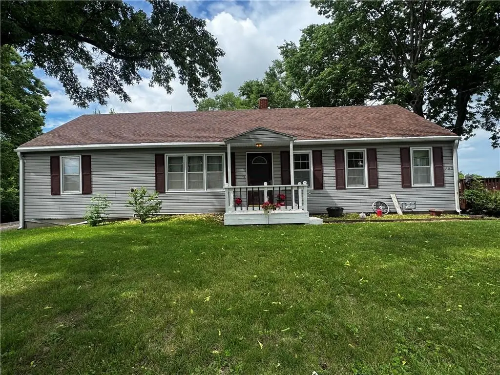 705 E Price Avenue, Savannah, MO 64485 - #1