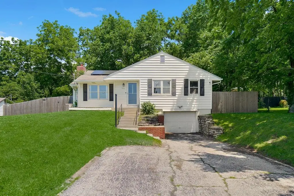 2620 NE 56th Terrace, Gladstone, MO 64118 - #1