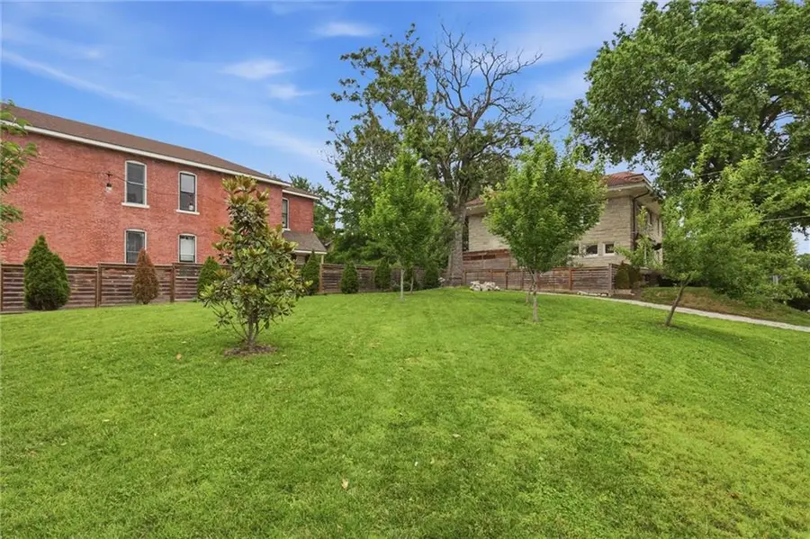 443 Bellefontaine Avenue, Kansas City, MO 64124 - #2