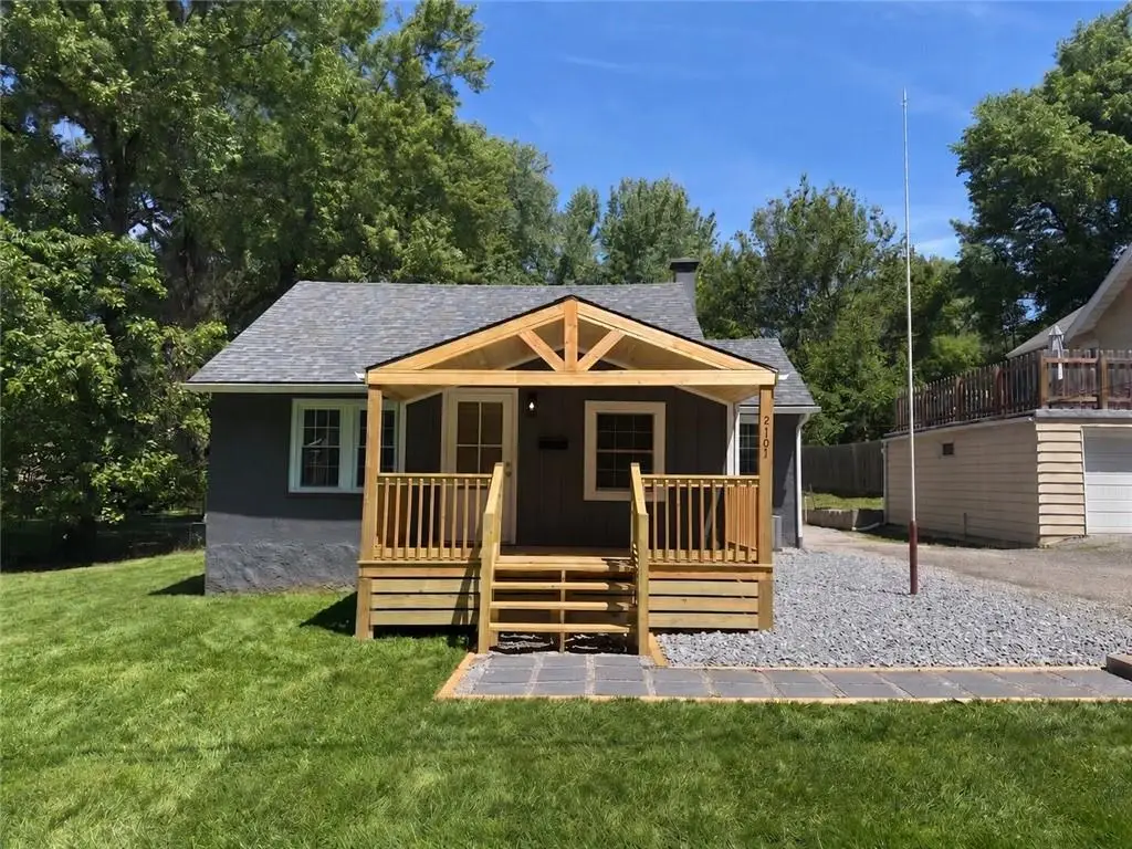 2701 Karnes Road, Saint Joseph, MO 64505 - #1