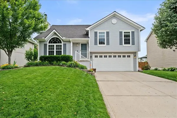 11027 N Mckinley Avenue, Kansas City, MO 64157