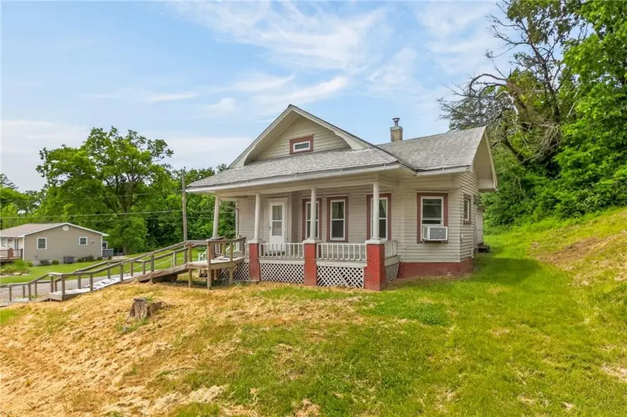 401 N Adams Street, Brunswick, MO 65236 - #3