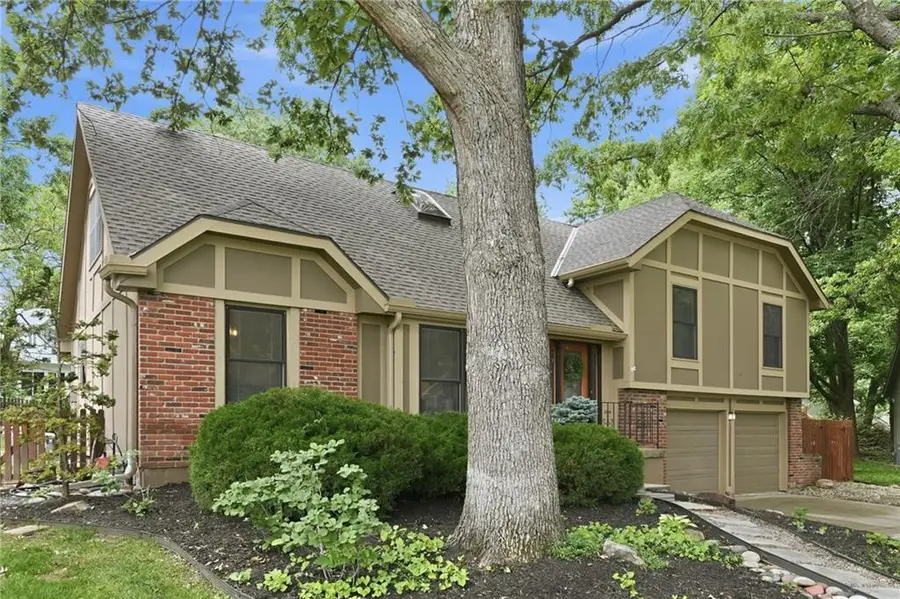 11809 Rosehill Road, Overland Park, KS 66210 - #2