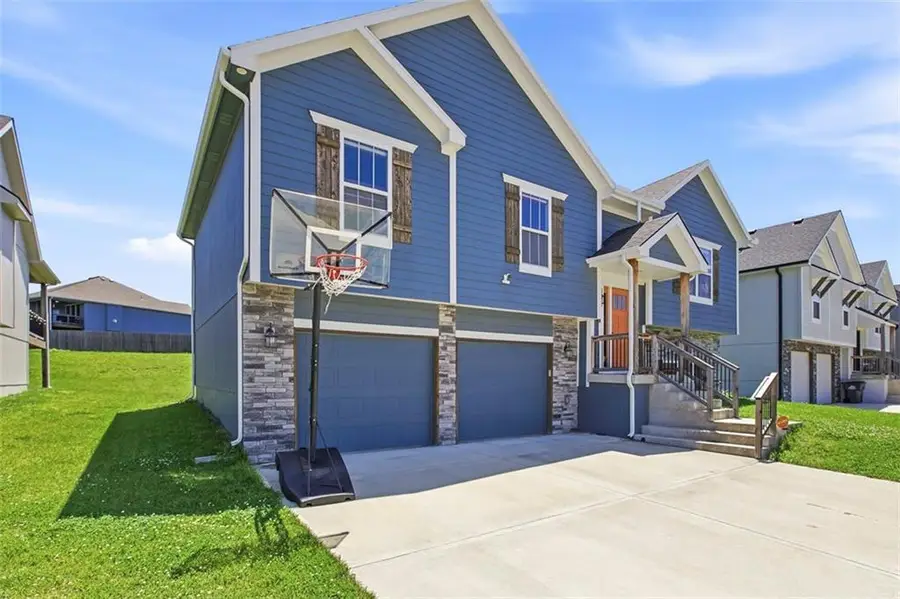 505 SW Ridgeview Drive, Grain Valley, MO 64029 - #3