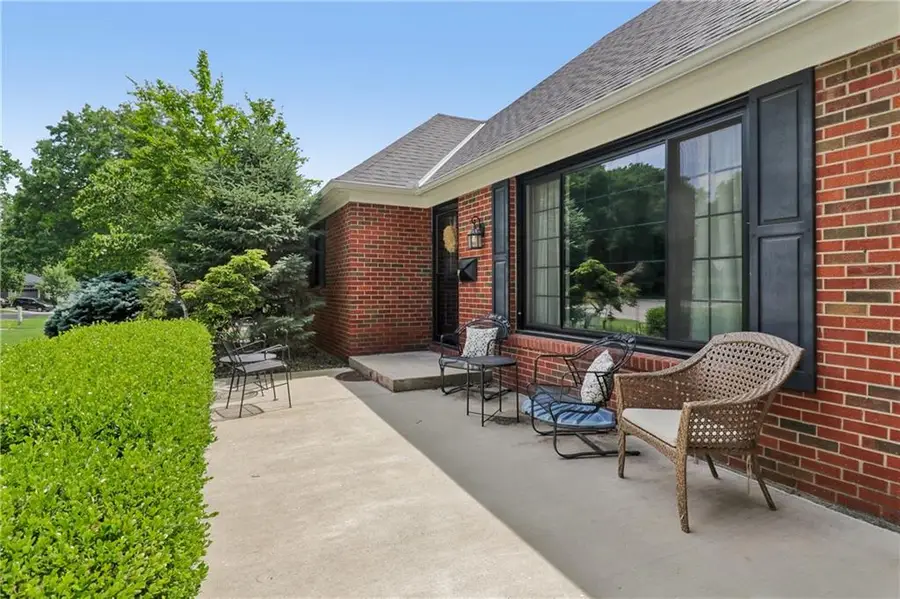 5218 Pawnee Drive, Roeland Park, KS 66205 - #2