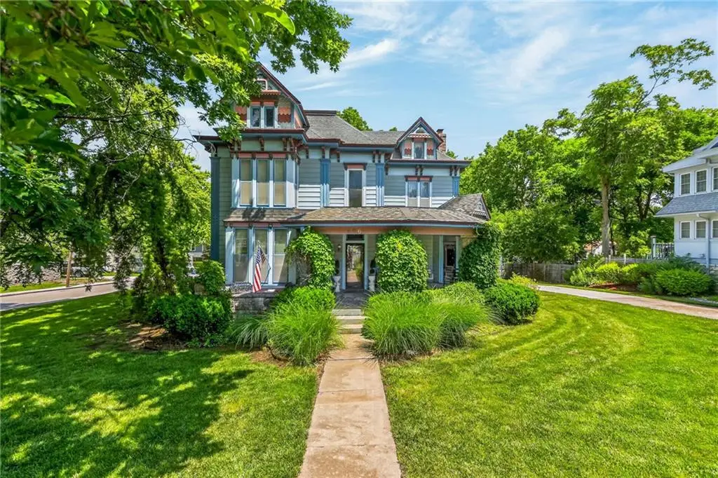 406 E Arthur Street, Liberty, MO 64068 - #1
