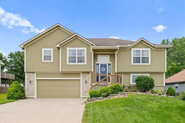 1813 N 156th Street, Basehor, KS 66007