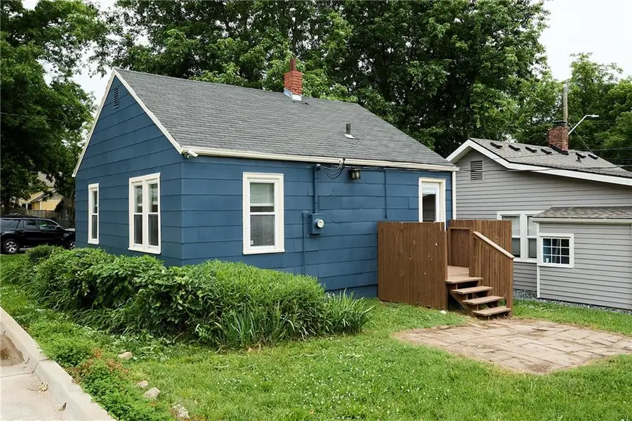 115 E 80th Terrace, Kansas City, MO 64114 - #3
