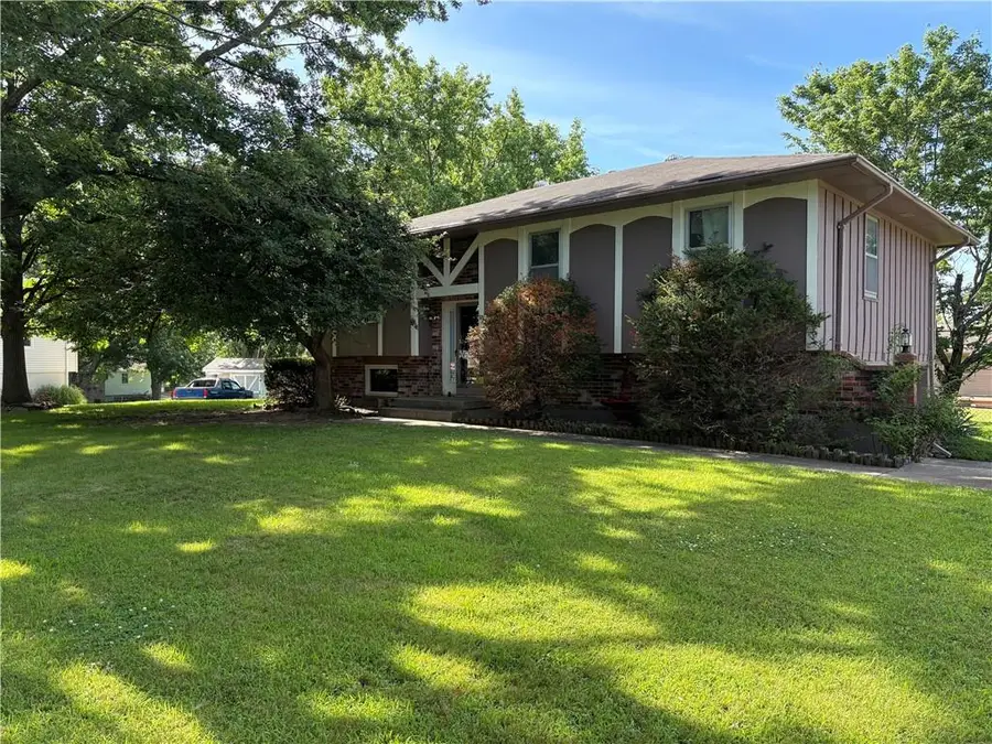 1404 NW Sandalwood Court, Blue Springs, MO 64015 - #2