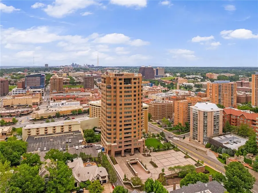 400 W 49th Terrace #2032, Kansas City, MO 64112 - #3